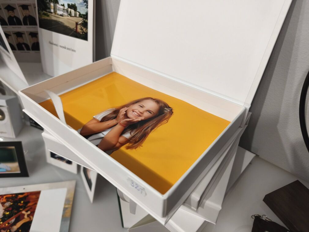 Pudełko z magnesem i tasiemką na zdjęcia 15x23/21/20